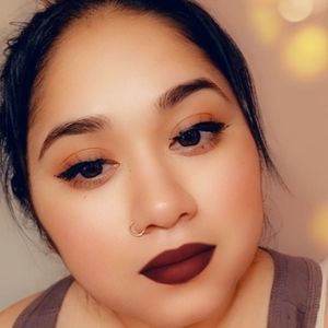 Meet your Posher, Yesenia